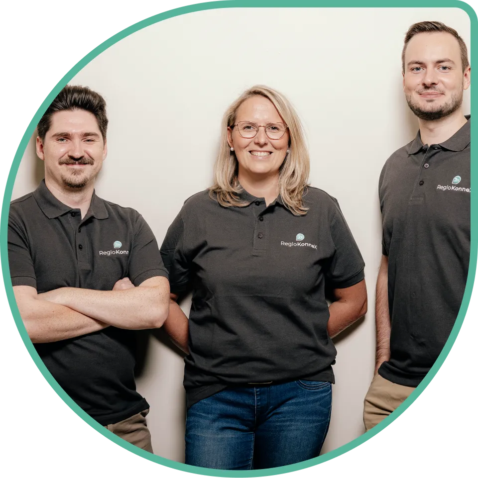 Das Team von RegioKonneX - dem Netzwerk für Südwestfalen Das ist unser Team von RegioKonneX: Steffen Wieland, Nina Felek, Michael Schmutzler